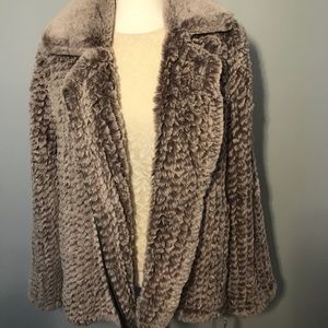 Avec les Filles faux fur coat